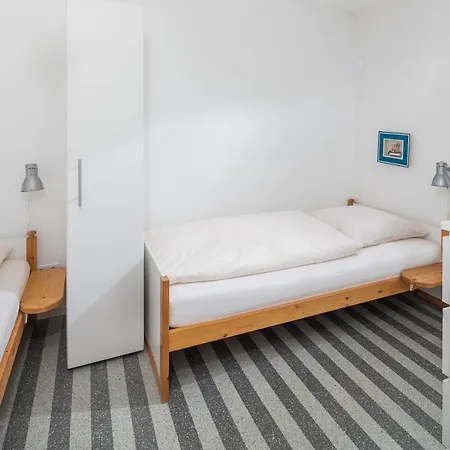 Admiral's Kap Lounge 1 *